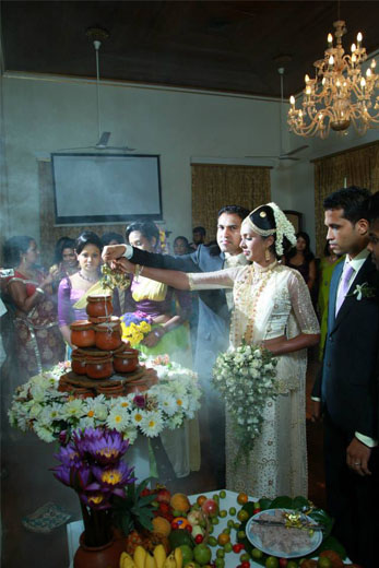 flower decoration in wedding Sri Lanka